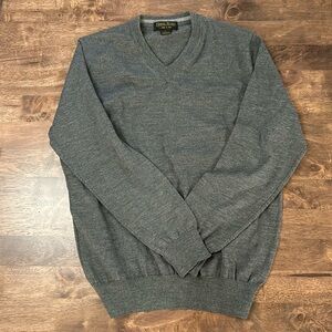 Men's V-Neck Merino Blend Sweater - Gray